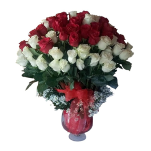 Florero de 100 rosas rojas y blancas