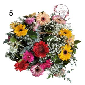 Hermoso arreglo en canasta de  mimbre con 20 tallos de gerberas  acompañado de follaje blanco, verde, y eucalitus      Medida 50 cm de alto
