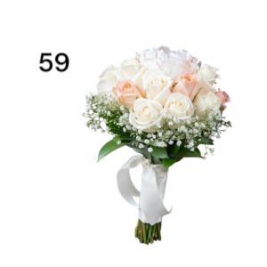 hermoso buque de novia con 15 rosas entre blancas y crema