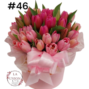 Hermoso arreglo de 30 tallos de tulipanes  en caja muy lindo 