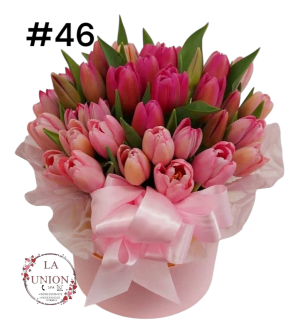Hermoso arreglo de 30 tallos de tulipanes  en caja muy lindo 