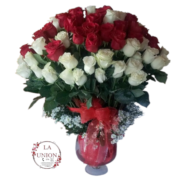 100 hermosas rosas en pecera de vidrio