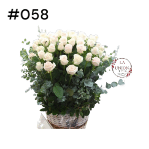 Canasto  de 25  rosas blancas