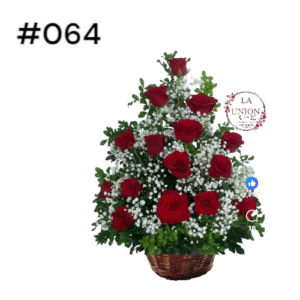 Canasto de mimbre con 15 rosas