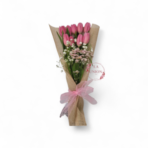 Hermoso Ramo de mano  con 10 tulipanes rosado
